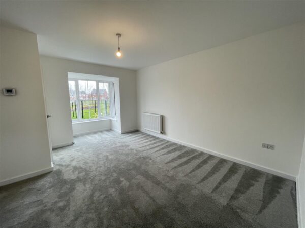 Leawood Gardens, Drakelow, DE15 9WN