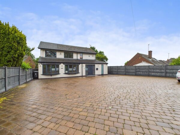 Eight Bells, Repton Road, Newton Solney, DE15 0SG