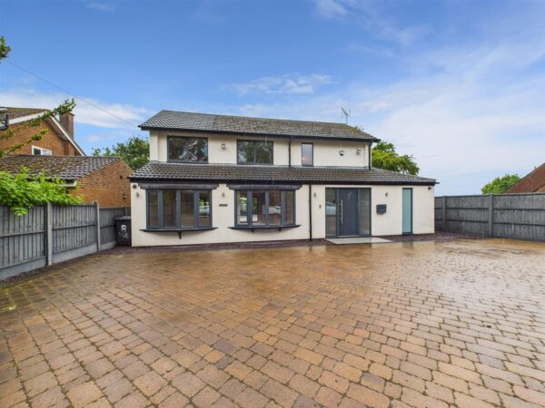 Eight Bells, Repton Road, Newton Solney, DE15 0SG