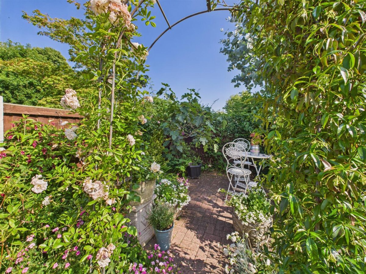 Oaklands Way, Melbourne, DE73 8LR