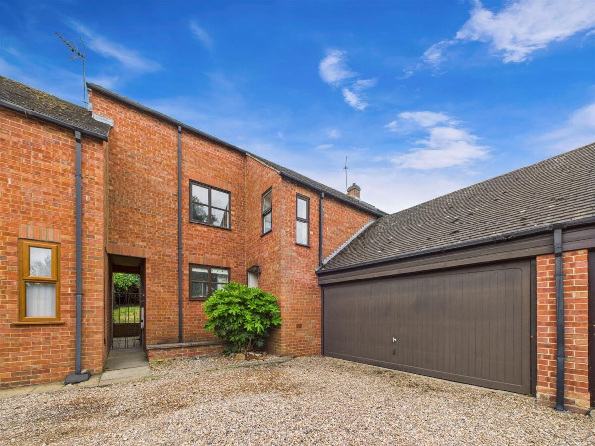 Blanch Croft, Melbourne, DE73 8GG