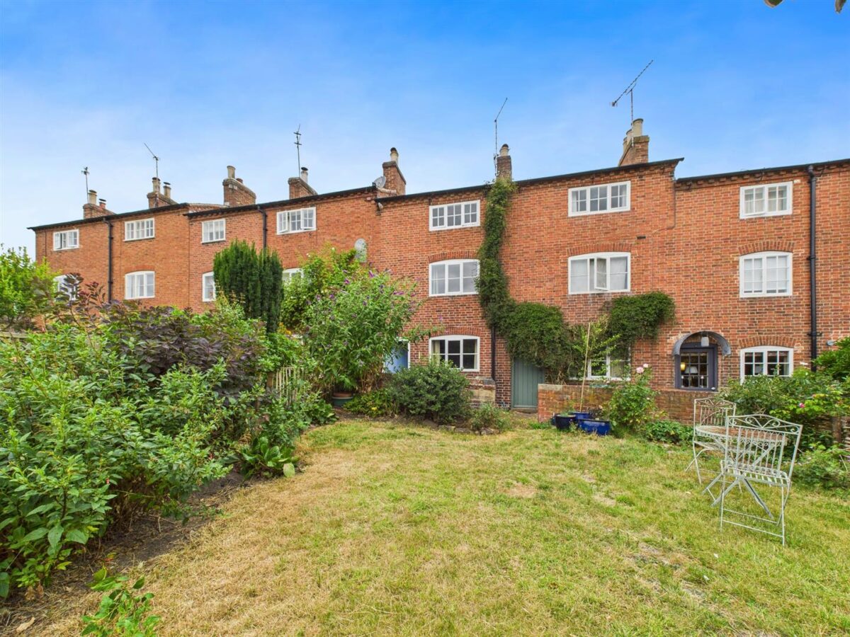 Rose's Cottage, Blanch Croft, Melbourne, DE73 8GG