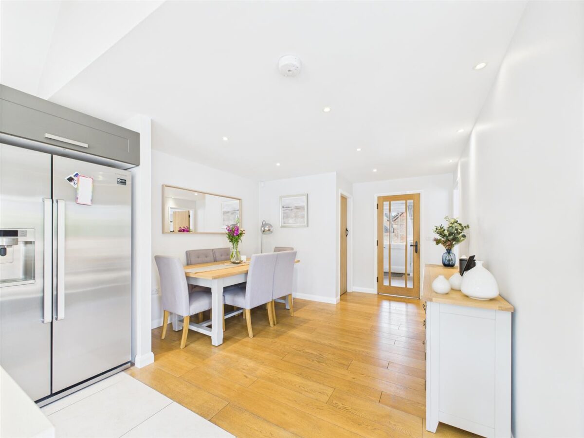Emmerson Court, Long Street, Belton, LE12 9TP