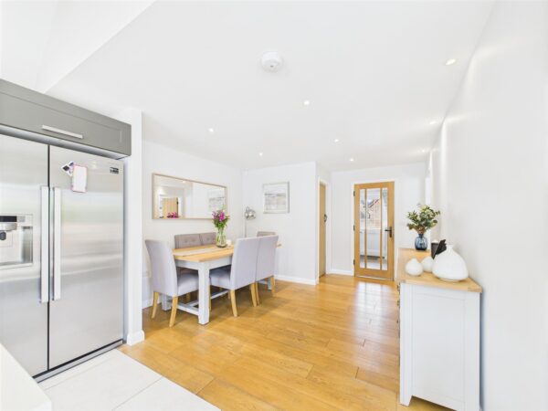 Emmerson Court, Long Street, Belton, LE12 9TP