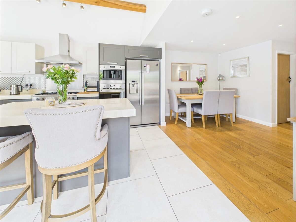 Emmerson Court, Long Street, Belton, LE12 9TP