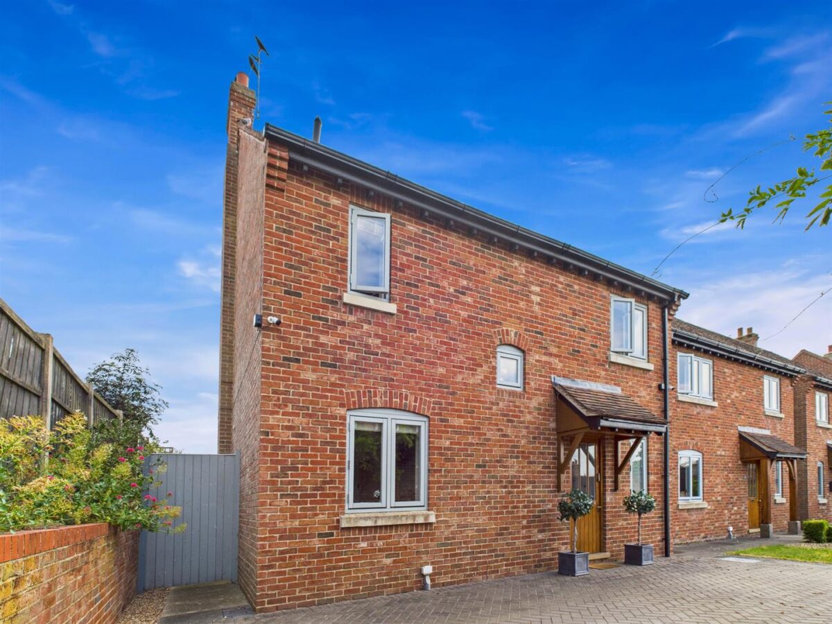 Emmerson Court, Long Street, Belton, LE12 9TP