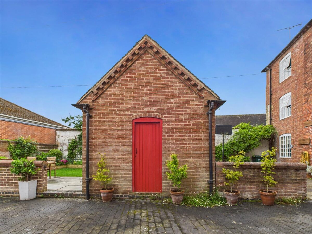 Castle Street, Melbourne, DE73 8DY