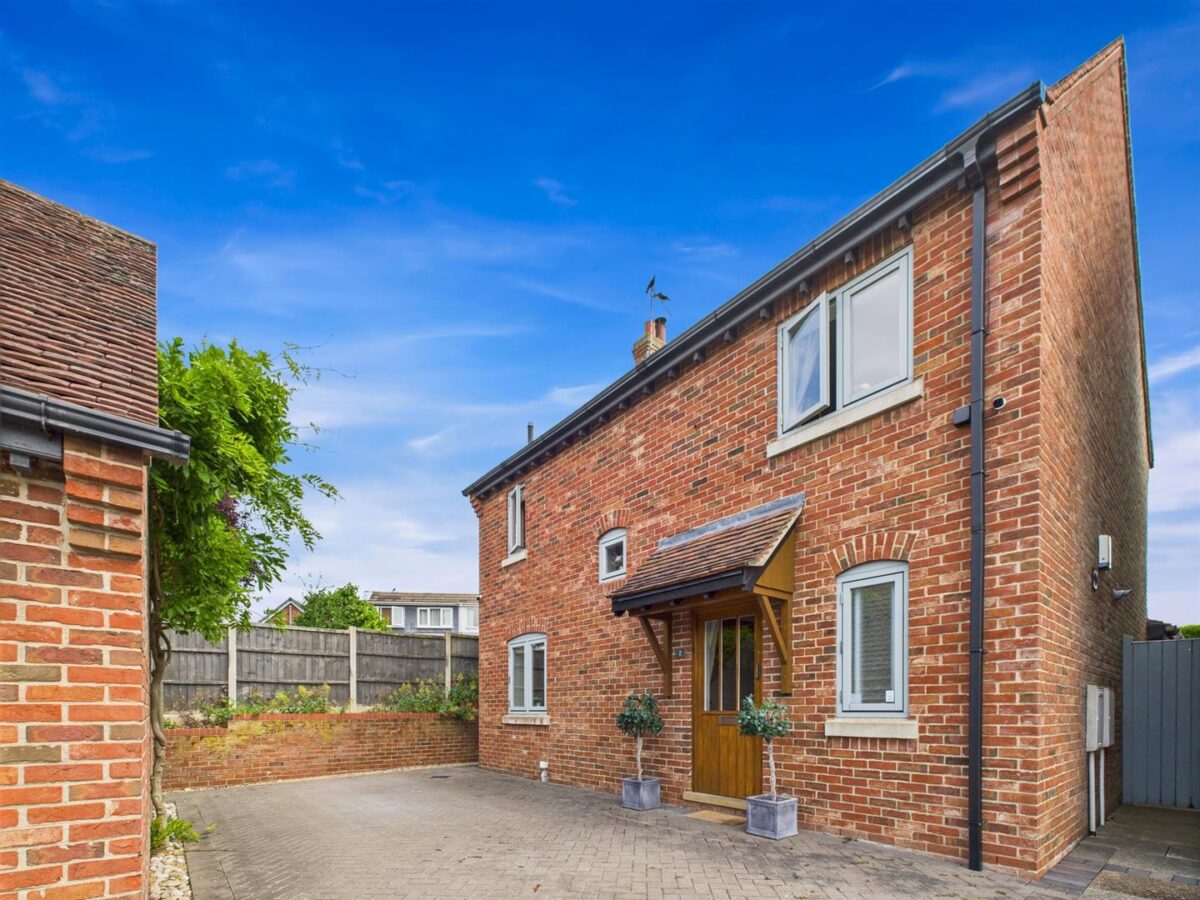 Emmerson Court, Long Street, Belton, LE12 9TP