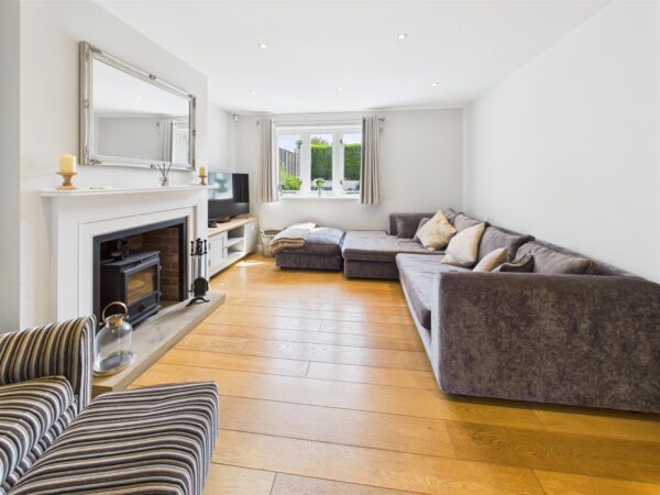 Emmerson Court, Long Street, Belton, LE12 9TP