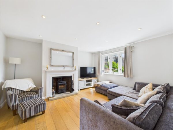 Emmerson Court, Long Street, Belton, LE12 9TP