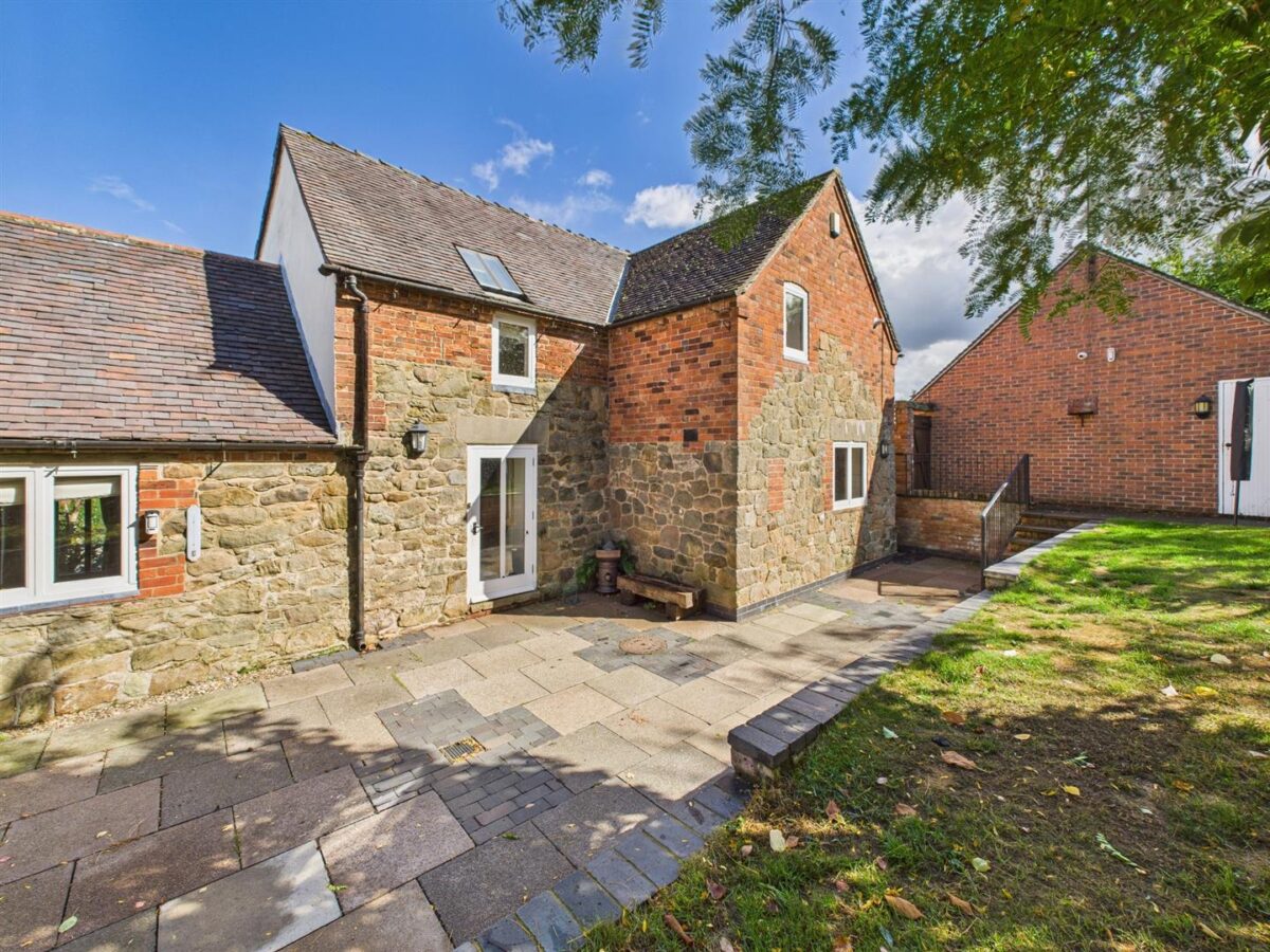 Elms Farm Cottage, Trent Lane, Kings Newton, DE73 8BT