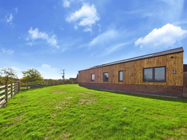 Acresford Road, Netherseal, DE12 8DT