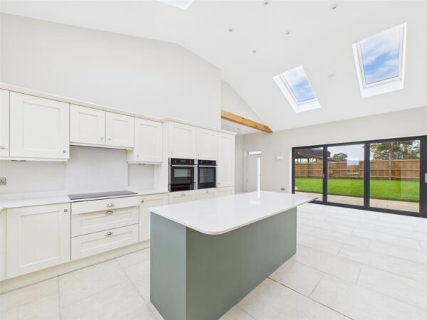 Acresford Road, Netherseal, DE12 8DT