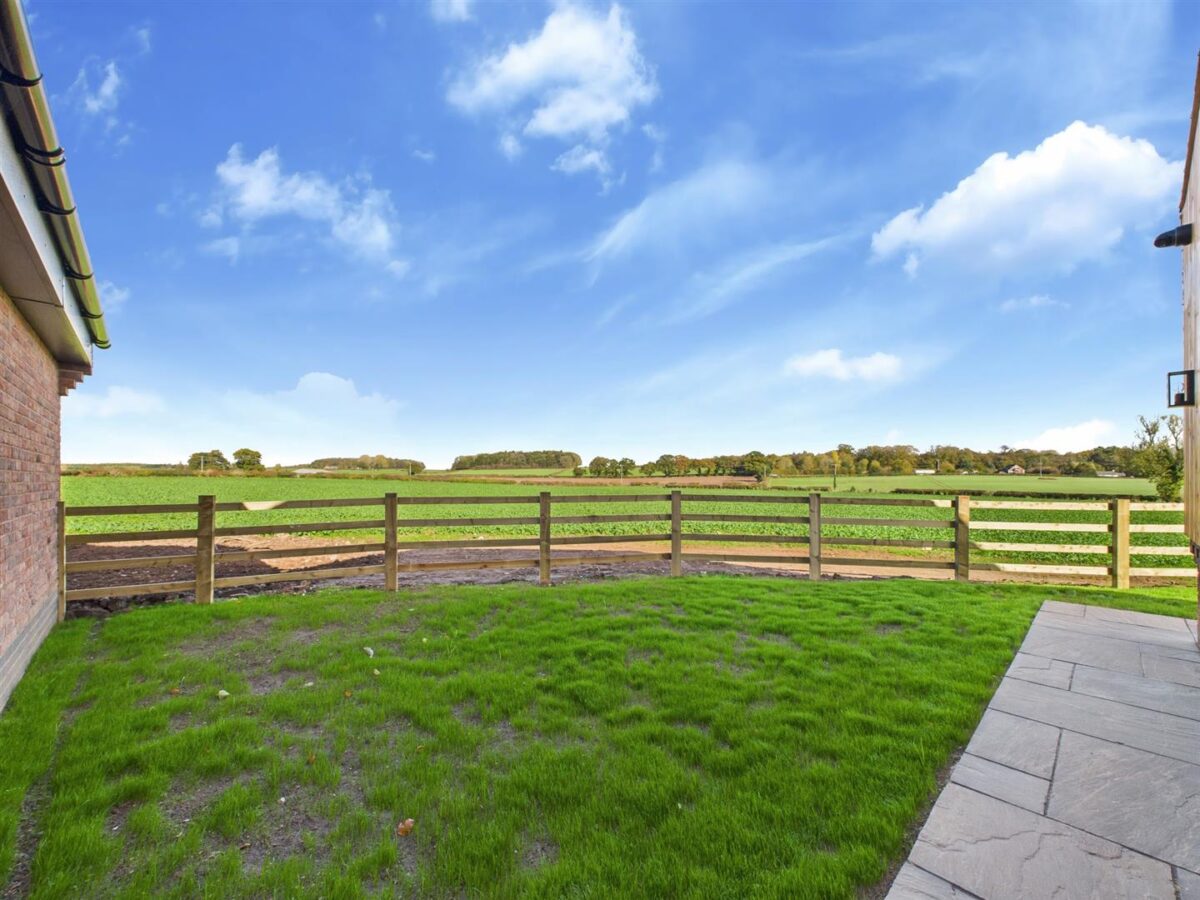 Acresford Road, Netherseal, DE12 8DT