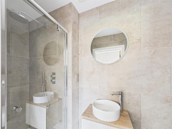 Acresford Road, Netherseal, DE12 8DT