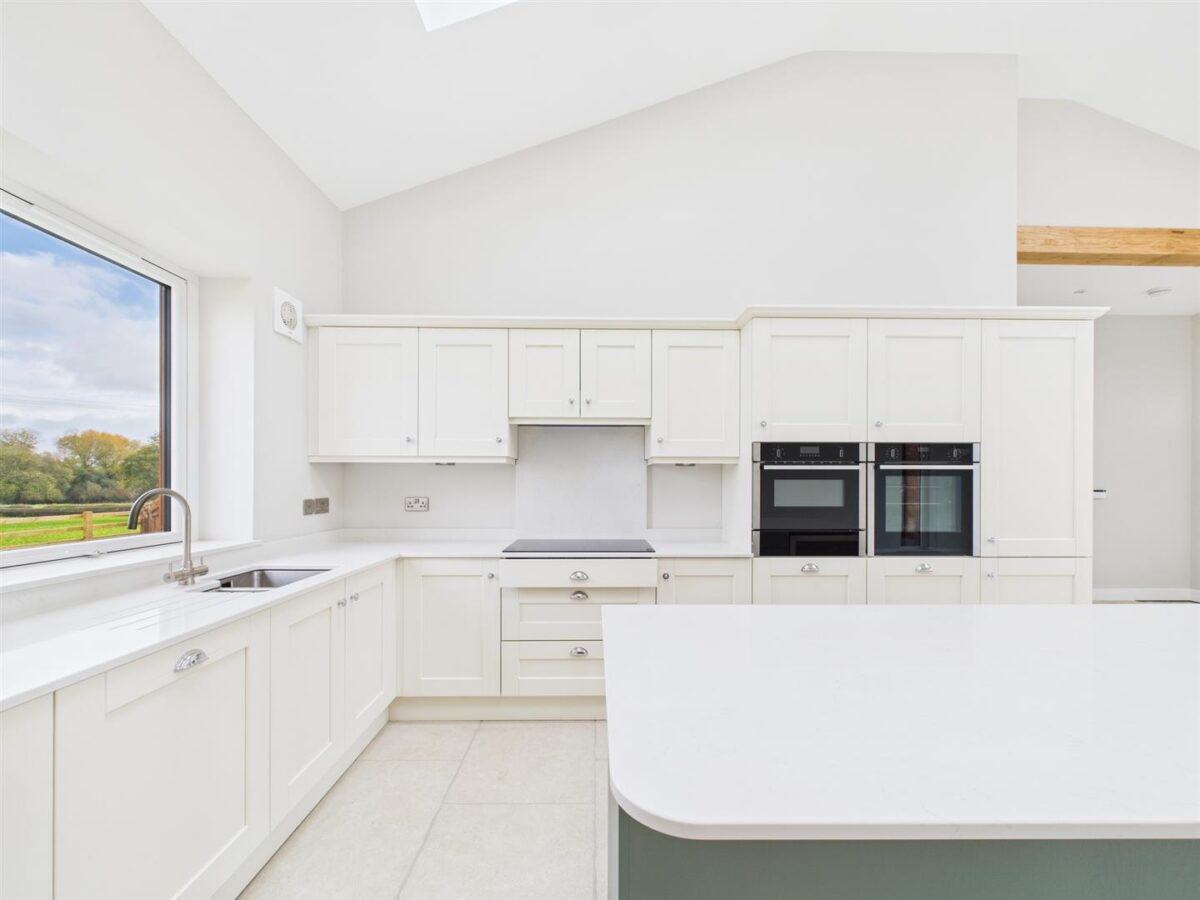 Acresford Road, Netherseal, DE12 8DT