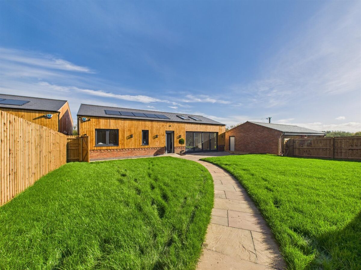 Acresford Road, Netherseal, DE12 8DT