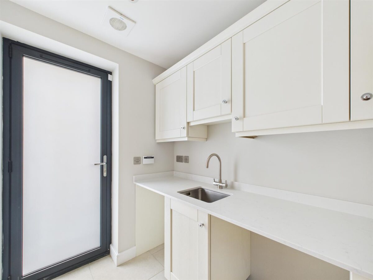 Acresford Road, Netherseal, DE12 8DT