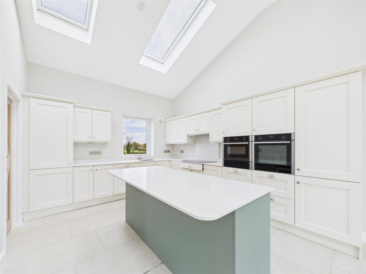 Acresford Road, Netherseal, DE12 8DT