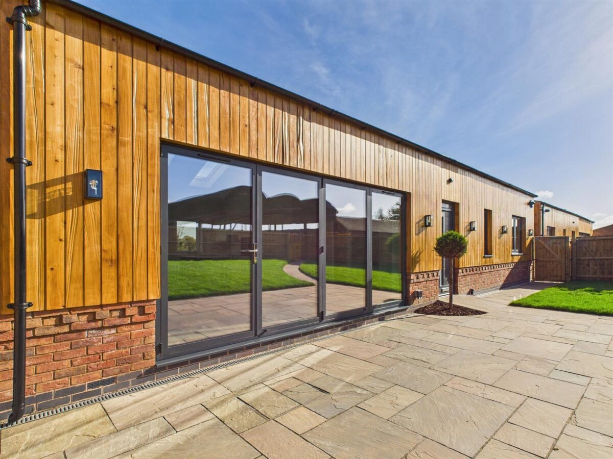 Acresford Road, Netherseal, DE12 8DT