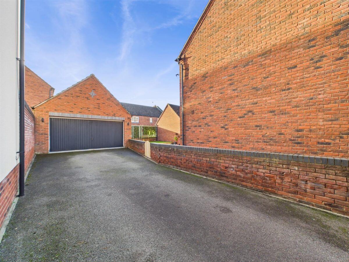 Ealand Street, Rolleston-On-Dove, DE13 9AY