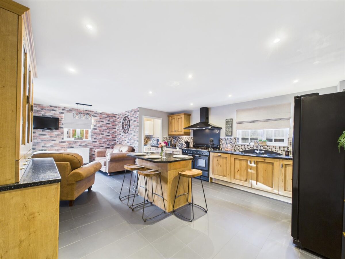 Ealand Street, Rolleston-On-Dove, DE13 9AY