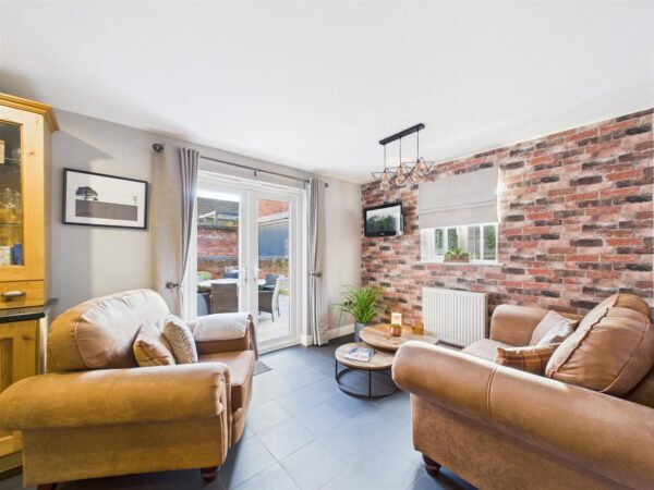 Ealand Street, Rolleston-On-Dove, DE13 9AY