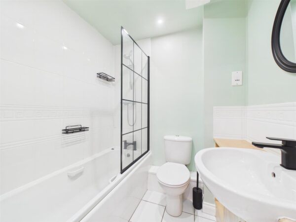 Glover Road, Castle Donington, DE74 2GL