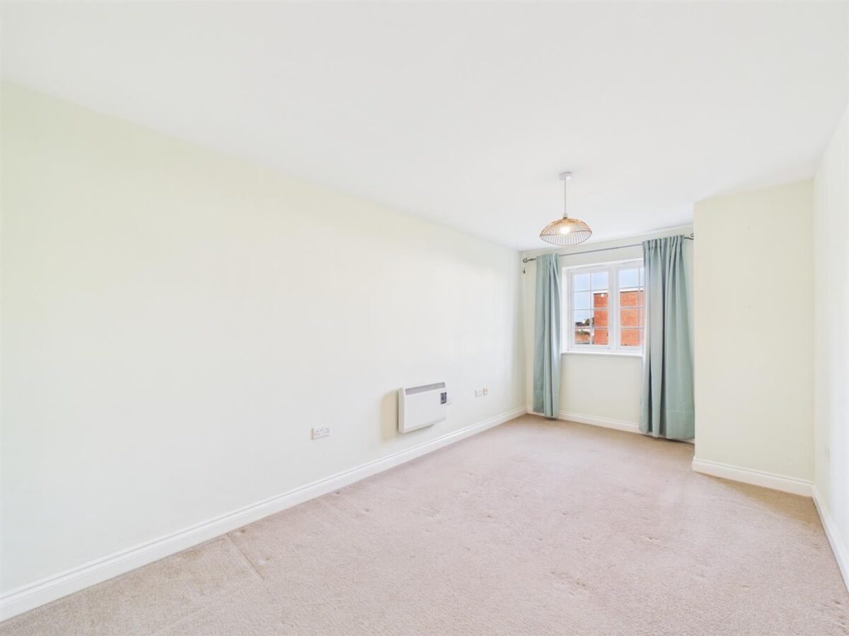 Glover Road, Castle Donington, DE74 2GL