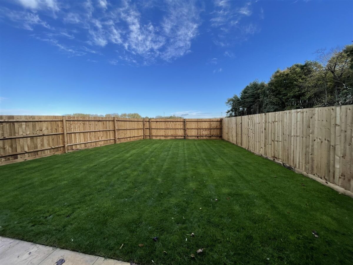 Leawood Gardens, Drakelow, DE15 9WN