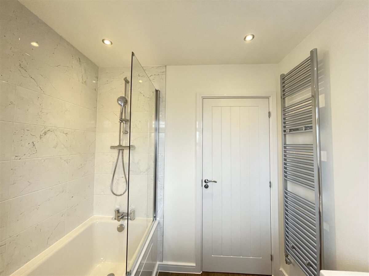 Leawood Gardens, Drakelow, DE15 9WN