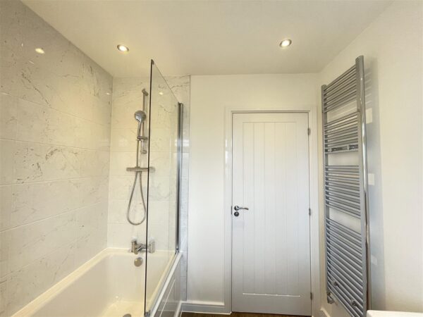 Leawood Gardens, Drakelow, DE15 9WN