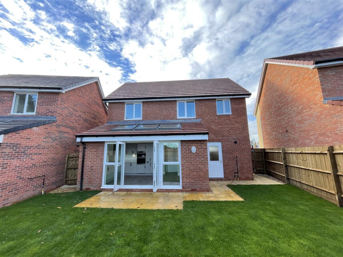 Leawood Gardens, Drakelow, DE15 9WN