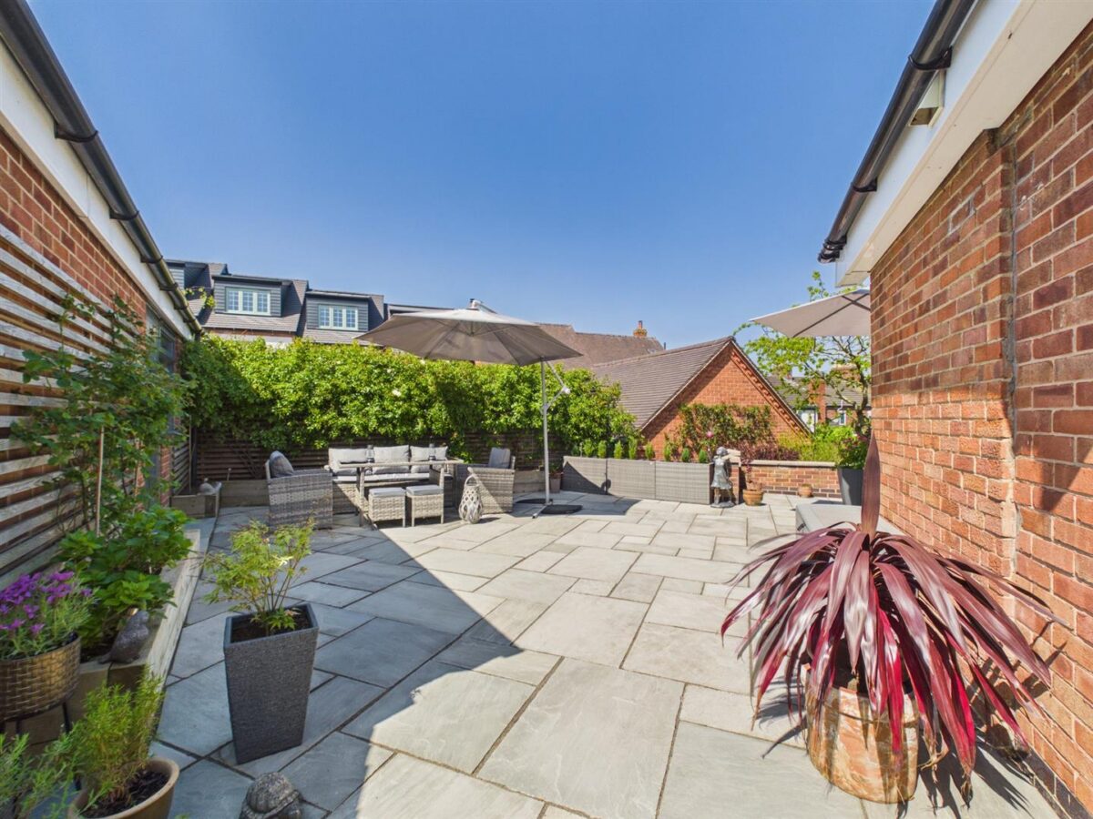 George Street, Melbourne, DE73 8JL
