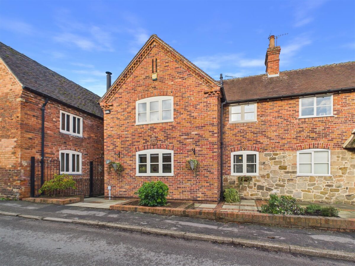 Castle Mews, Melbourne, DE73 8LW