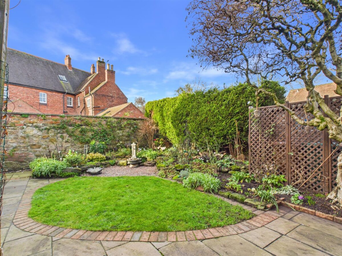 Castle Mews, Melbourne, DE73 8LW