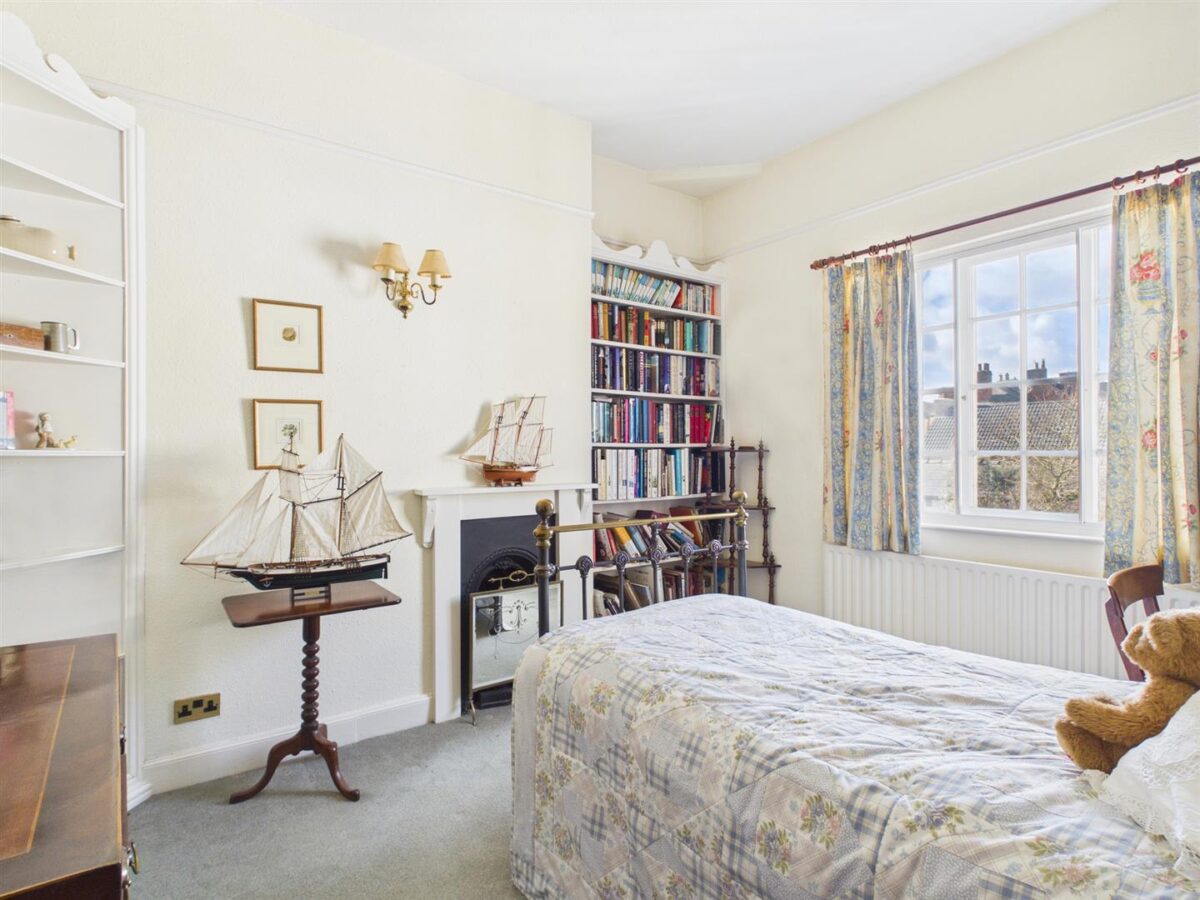 Warwick House, Derby Road, Melbourne, DE73 8FE