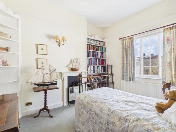 Warwick House, Derby Road, Melbourne, DE73 8FE