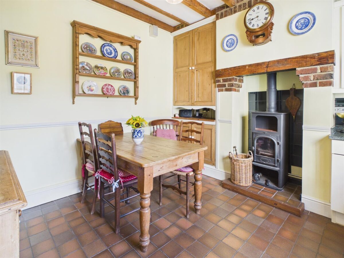 Warwick House, Derby Road, Melbourne, DE73 8FE