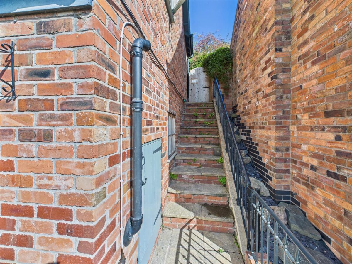 Harebell, Hollow Road, Breedon-On-The-Hill, DE73 8AU