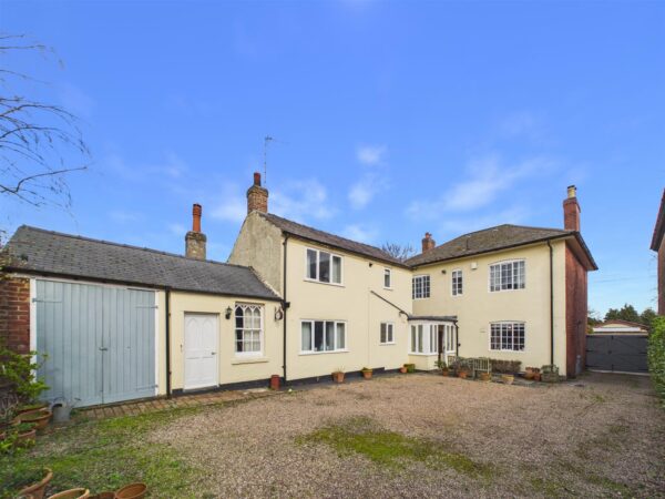 Warwick House, Derby Road, Melbourne, DE73 8FE