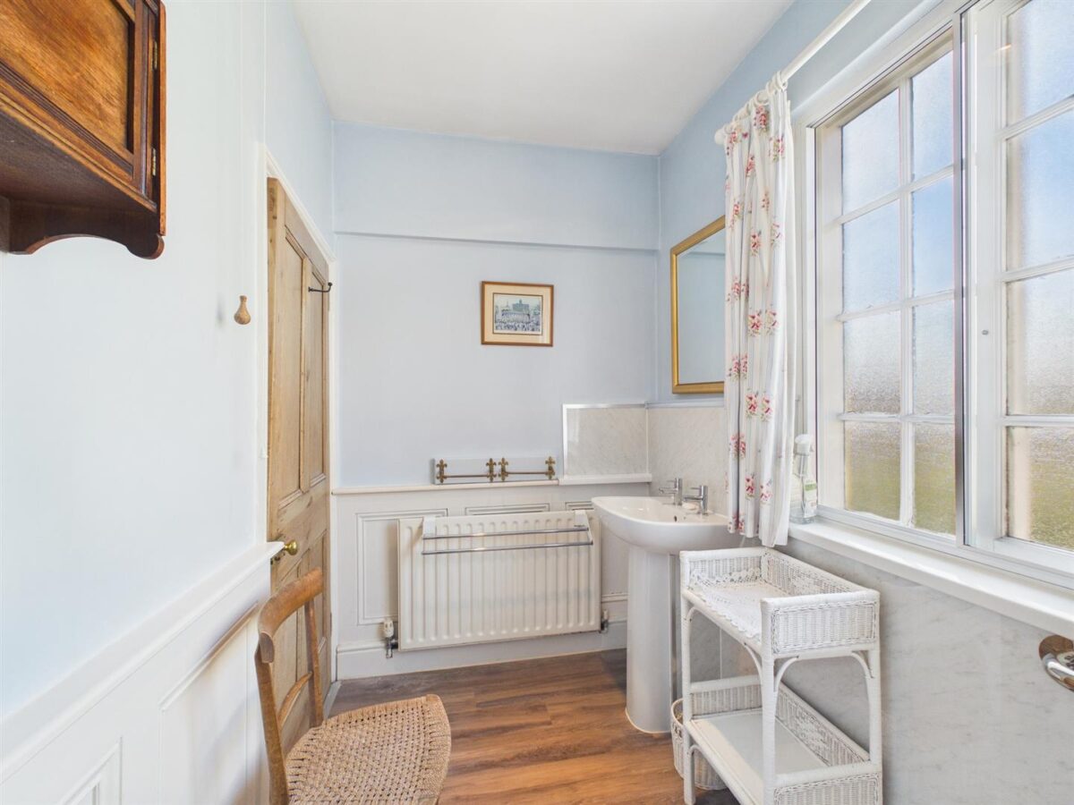 Warwick House, Derby Road, Melbourne, DE73 8FE