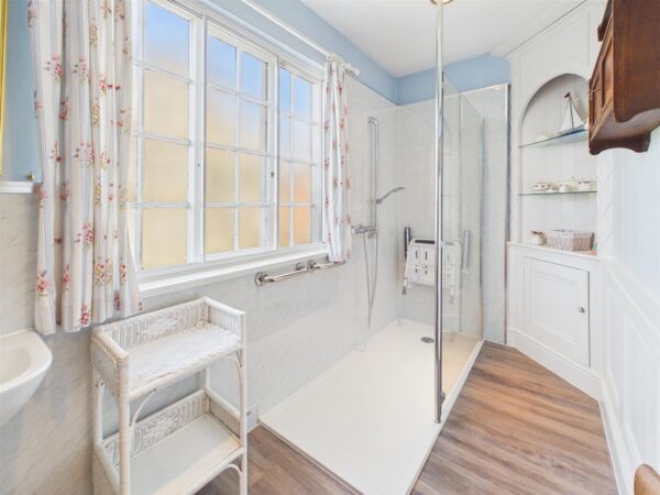 Warwick House, Derby Road, Melbourne, DE73 8FE