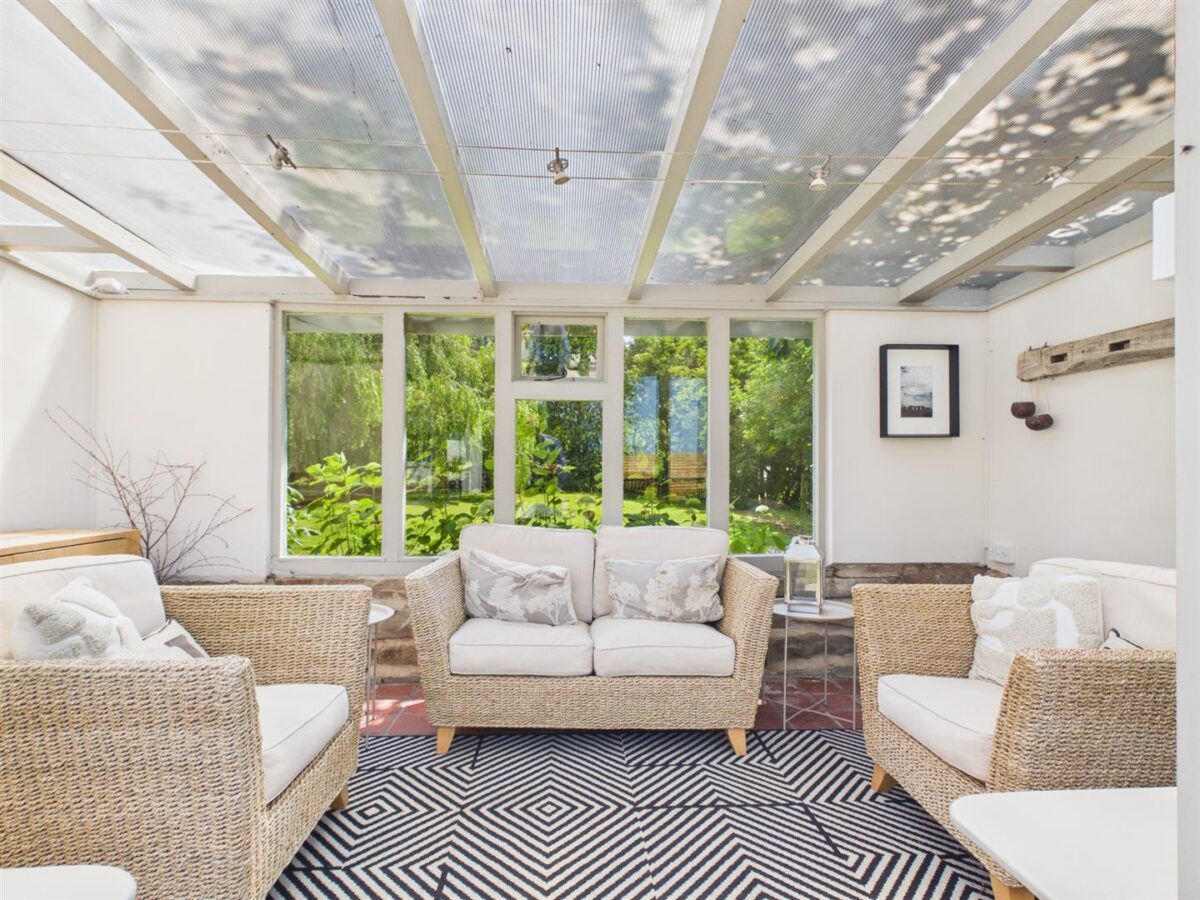 Valley View, Ticknall Road, Hartshorne, DE11 7BF