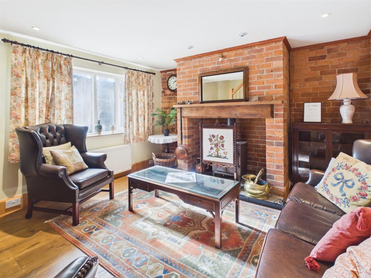 Warwick House, Derby Road, Melbourne, DE73 8FE