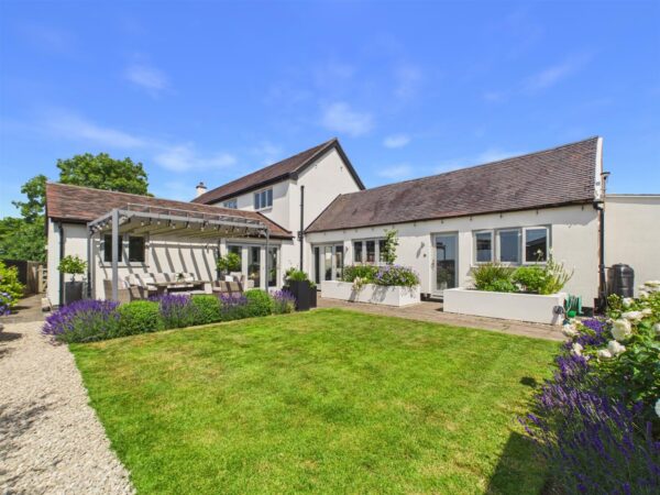 Valley View, Ticknall Road, Hartshorne, DE11 7BF