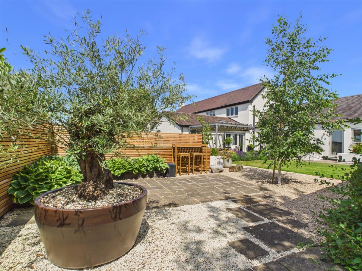 Valley View, Ticknall Road, Hartshorne, DE11 7BF