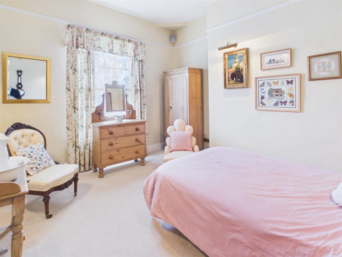 Warwick House, Derby Road, Melbourne, DE73 8FE