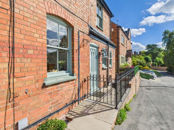 Harebell, Hollow Road, Breedon-On-The-Hill, DE73 8AU