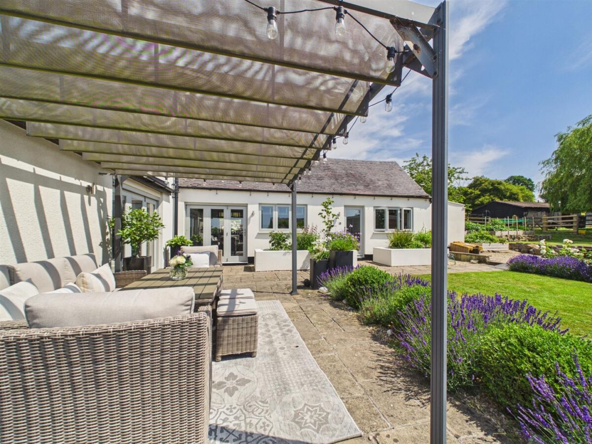 Valley View, Ticknall Road, Hartshorne, DE11 7BF